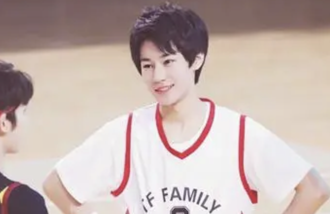 赵丽颖|时代少年团能超越TFboys吗？未按番位安排活动，二代团难出圈