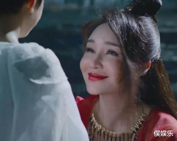 整容|嘴歪脸肿，一做表情就“僵”，这些实力派演员的“整容脸”真的很出戏