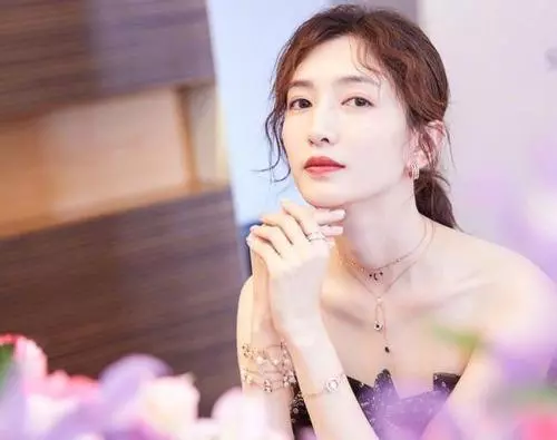 外国美女|《欢乐颂3》准备开拍？看到最新的“五美”阵容，网友: 完全没感觉