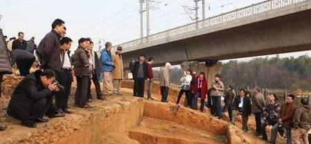 雍正|专家挖开雍正的墓，看了一眼就撤退，还用水泥封死洞口，这是为何