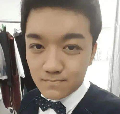 张一山|《家有儿女》演员大变样，杨紫张一山不算狠，鼠标才是颜值逆袭