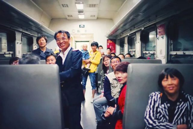被时代抛弃的绿皮火车,最后开到哪了?