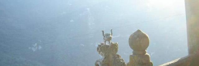 高小乐乐 武当山龙头香炉“屡夺人命”,至今多人因此丧生,网友:值得吗?