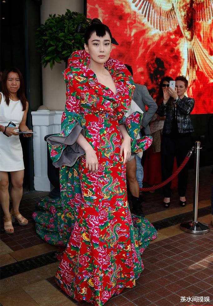 易烊千玺|这些年，明星在红毯上的“黑历史”造型，奇葩到让人看不懂