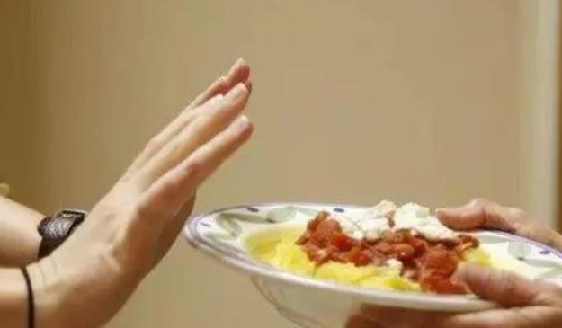 “过午不食”真的好吗？30岁女子坚持3年，身体状态怎么样？