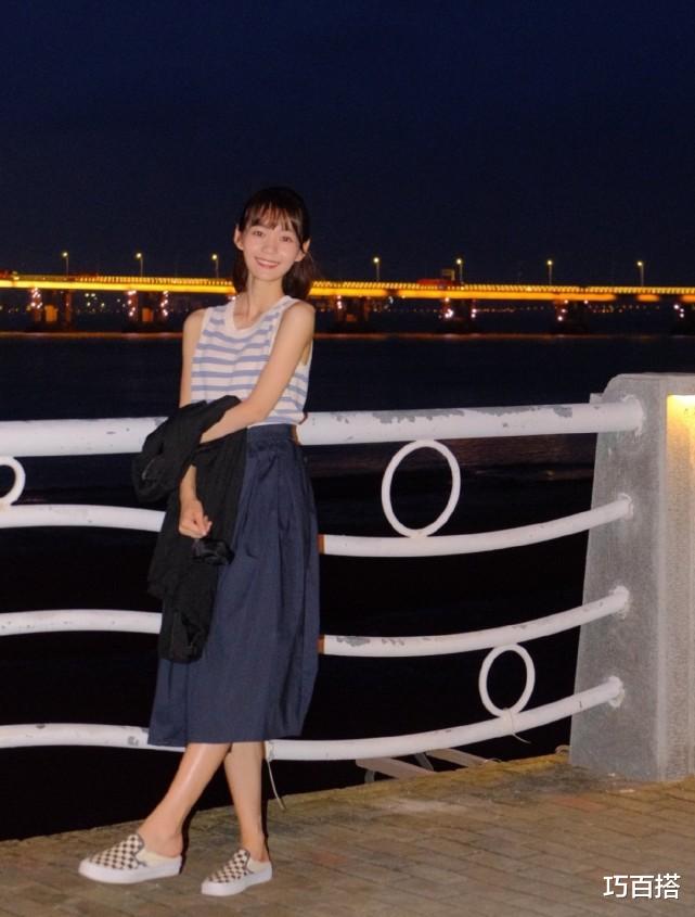 巧百搭|段奥娟太尊重秋天了!私服穿搭温柔又内敛,真有“国民女友”范