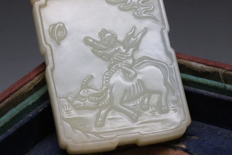 和田玉籽料|舊?藏: 和田玉籽料“童子牧牛图”文玩牌.