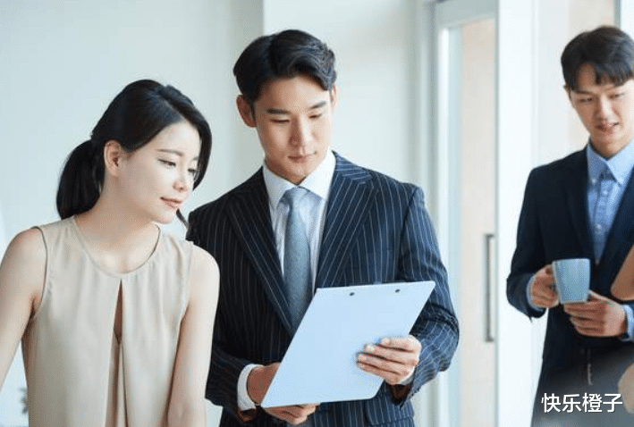 快乐橙子 39岁男人:一次出差意外跟女领导发生关系,这个事要告诉妻子吗?