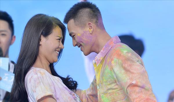 马思纯|金马奖影后将奉子成婚？与男友甜蜜出游，捏脸杀太虐狗！