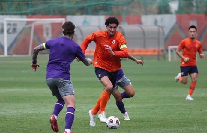 泰山队|1-0!热身赛首胜,泰山队残阵新星进球,费莱尼当队长,外援难回归