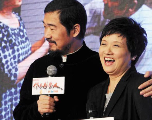 赵雅芝|当64岁的赵雅芝遇上61岁的邓婕，过度保养和自然老去差距太大