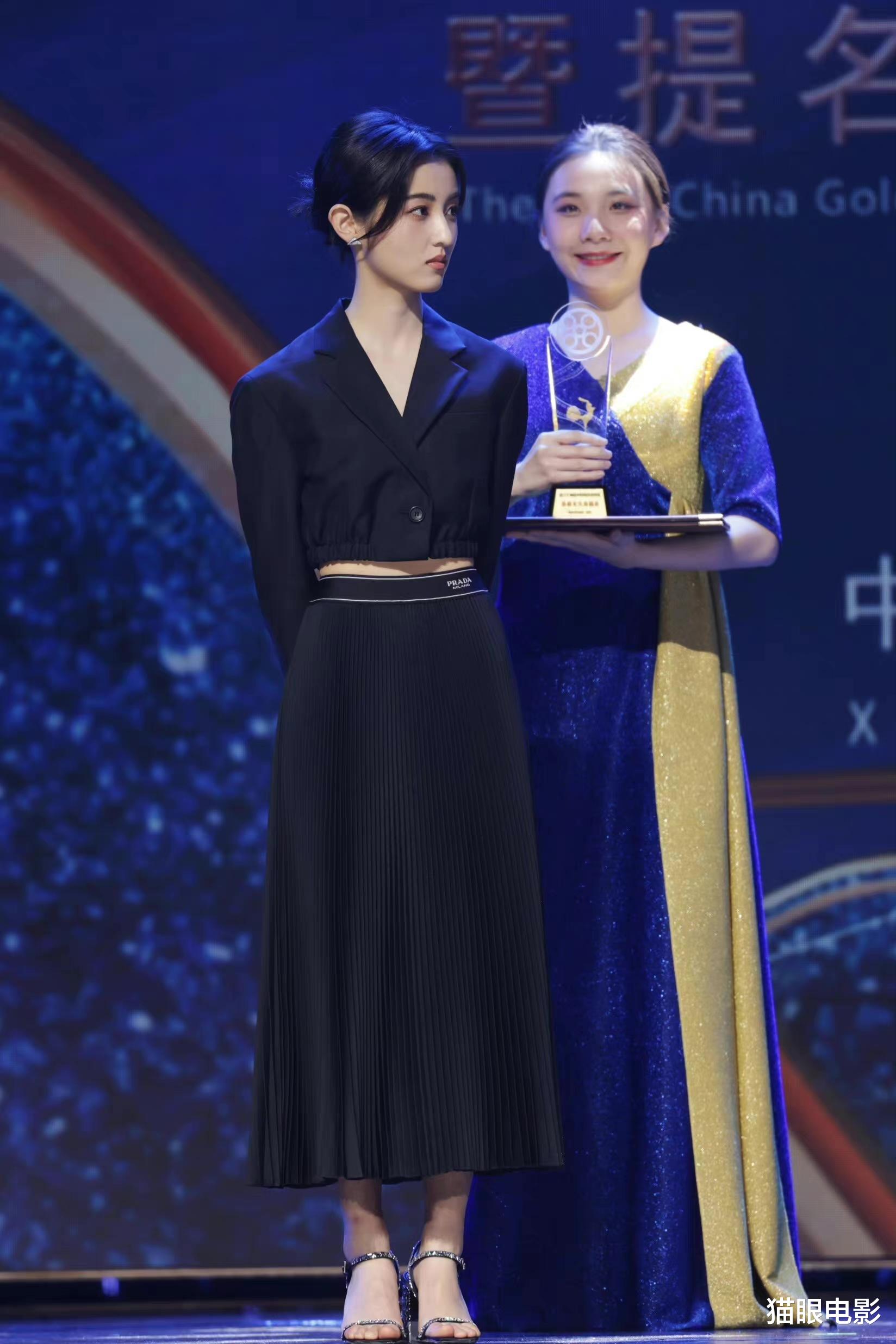 张小斐|4大女星同台争金鸡影后！张小斐却缺席，她和贾玲跑去春晚彩排了