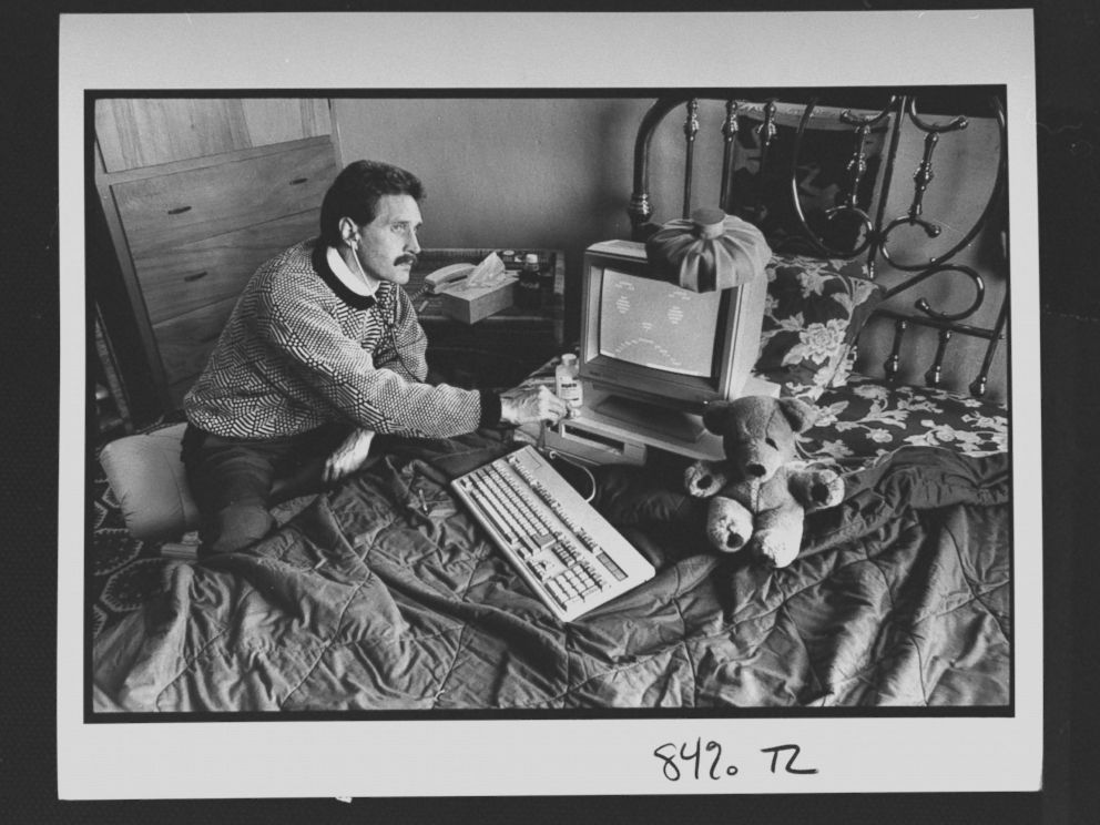 迈克菲|迈克菲自杀！叱咤30年的杀毒软件，也走到了尾声