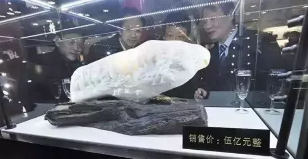 雕刻|价值5亿的和田玉，其上雕刻了26位灵动仙女，是国宝还是骗局？