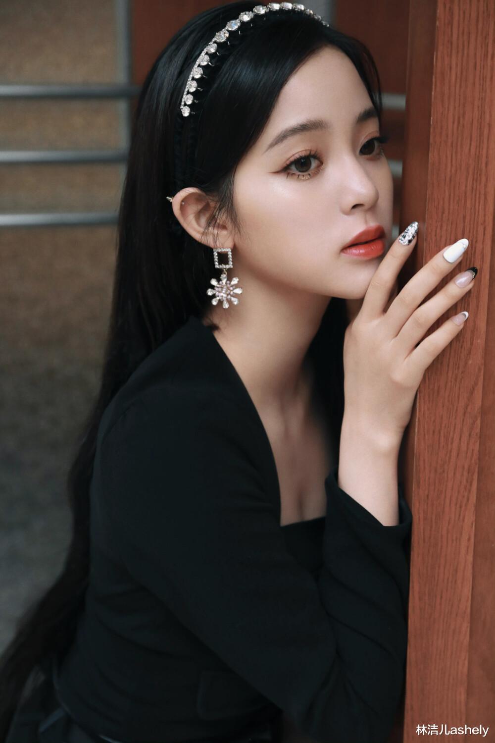 眼妆|想营造欧阳娜娜、李沁的氛围感,眼妆这一步是关键,纯欲感爆棚了