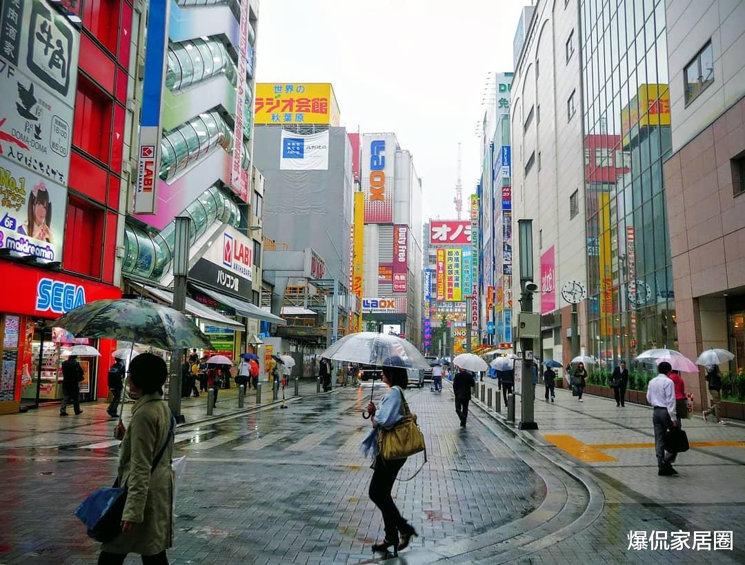 爆侃家居圈 日本人进屋都要脱鞋，难道不怕“脚臭”吗？日本小姐姐道出实情！