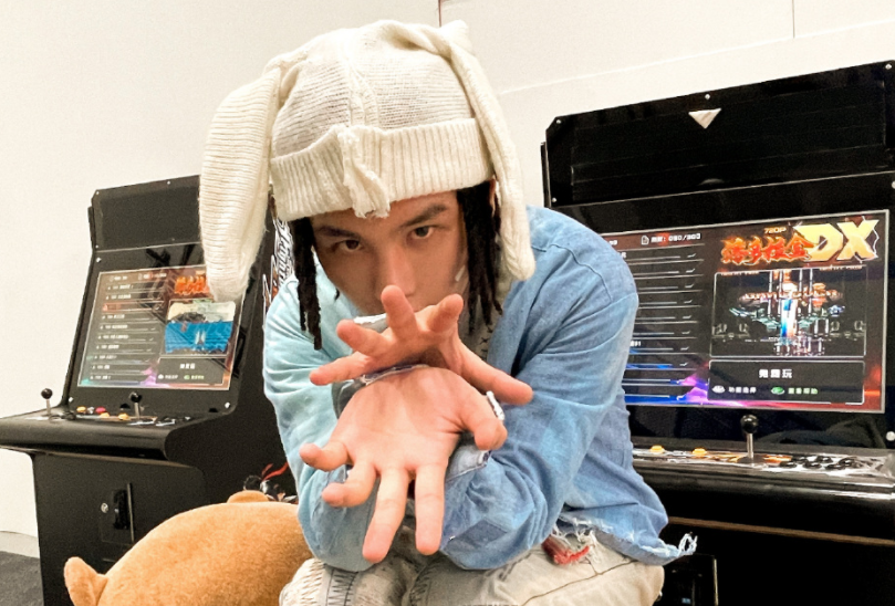 张艺兴|张艺兴捐物资不营销，哈人P图假捐被嘲笑，多做实事少点营销