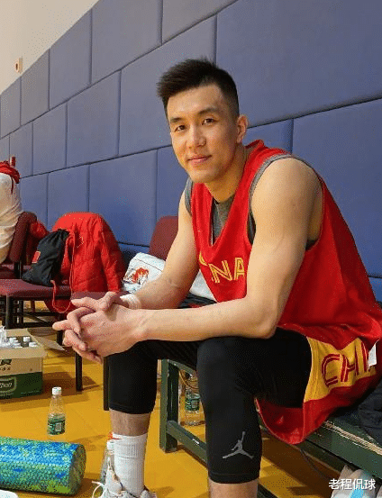 韓德君|中國(guó)男籃新任隊(duì)長(zhǎng)確定！34歲老將眾望所歸 郭艾倫周琦都服他