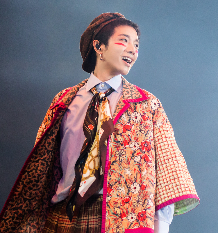 黄杨钿甜|38的炒饭，55的烤肉，唱歌现场像做法？被群嘲的华晨宇到底怎么了