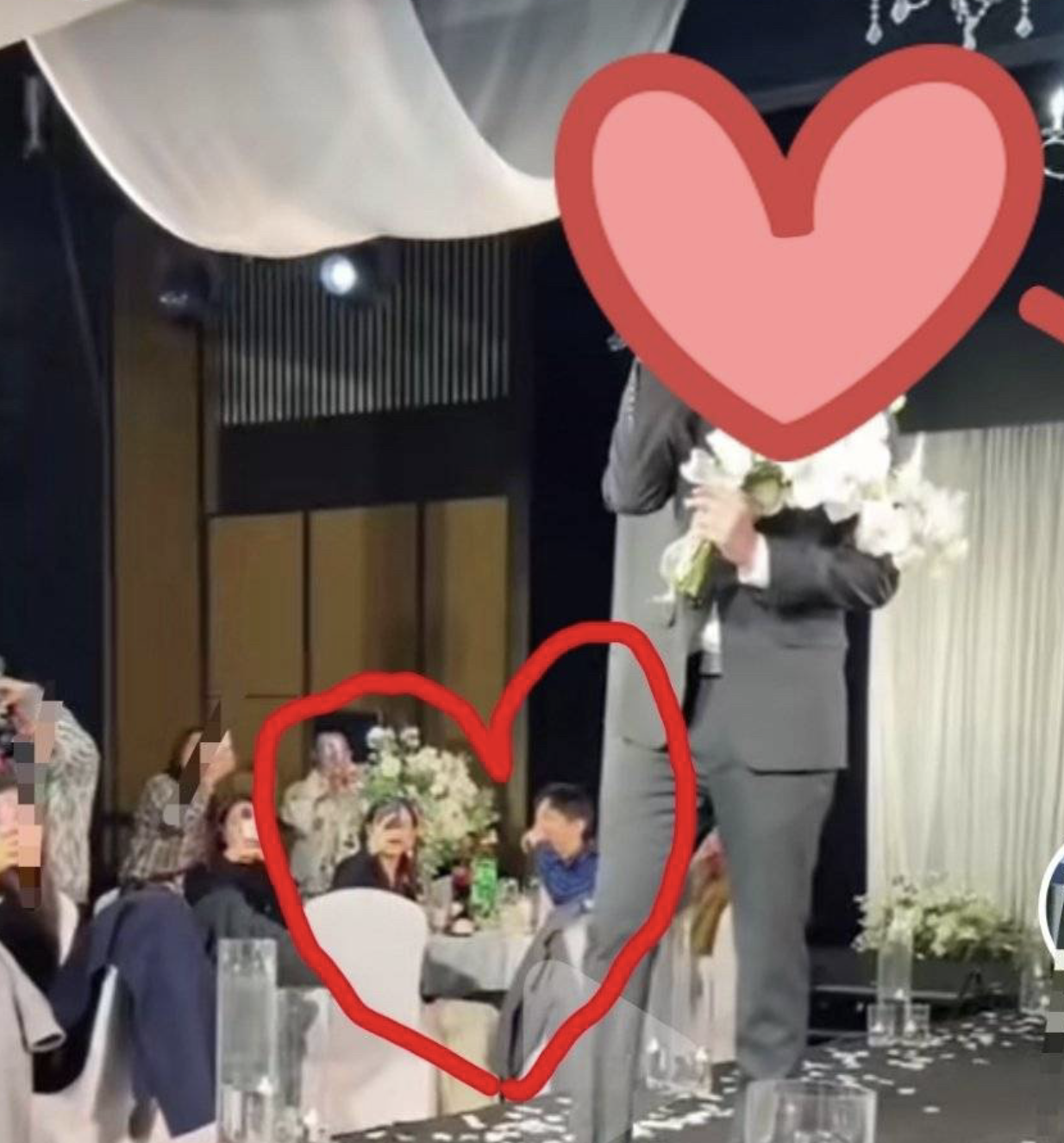 王鸥|王鸥何九华发糖，不光用情侣手机壳，还将对方名字刻在手机壳上