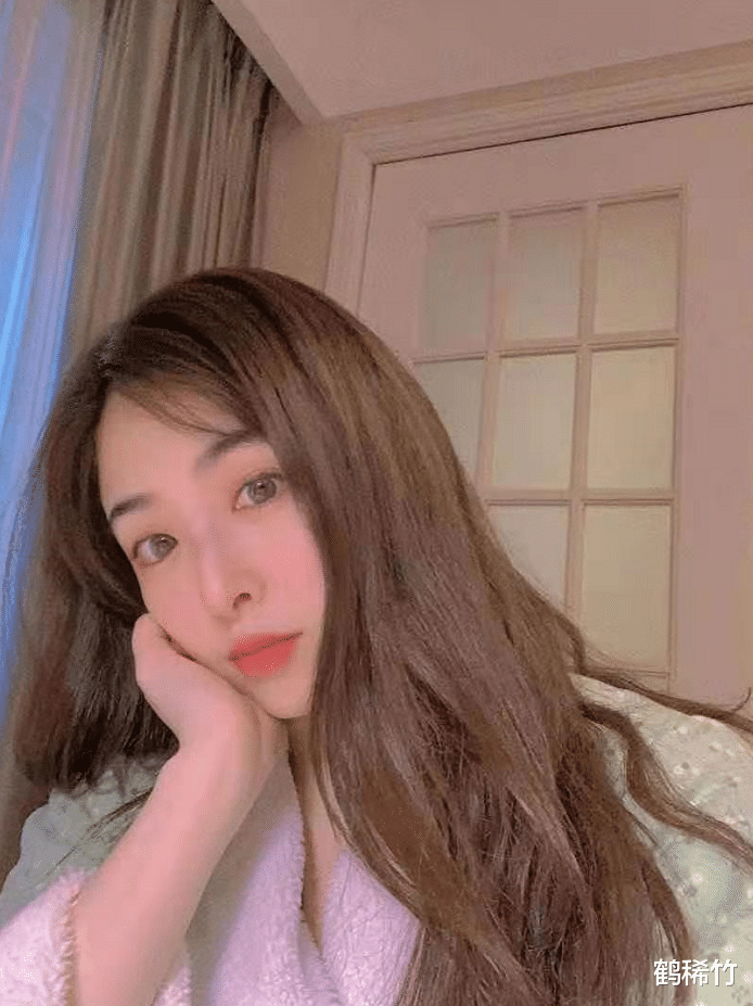 张含韵|瘦了30斤的张含韵不是赵丽颖口中的死胖子了，减重成功，好苗条