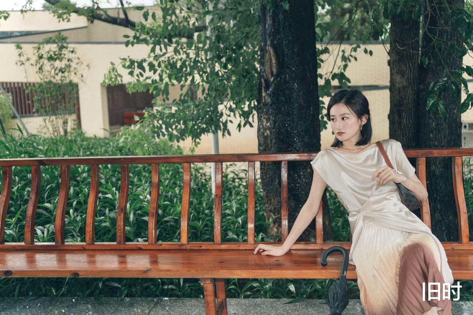 旧时|职场女王学时尚博主穿连衣裙，看起来就很高大上