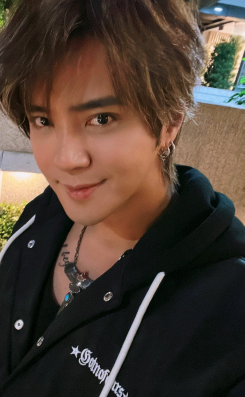 罗志祥|罗志祥正式回归,压轴唱跳20分钟不停歇,结束后眼含泪光不断鞠躬