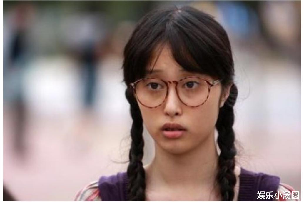 李欣汝|靠演丑女走红的李欣汝，因晒一张照片，被张艺谋赶出剧组沦为路人