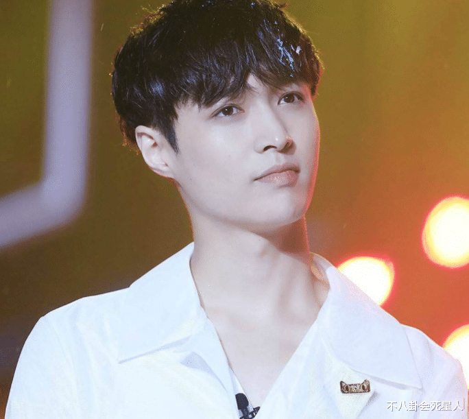 赵丽颖|2021明星辟谣跑断腿！博主火速致歉张艺兴，赵丽颖被一语成谶