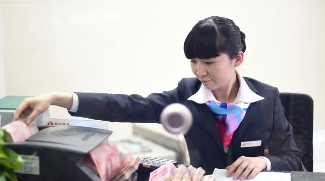 奶球妈咪聊|工资到账就“转出”？银行高管透露：银行受影响，但储户影响更大