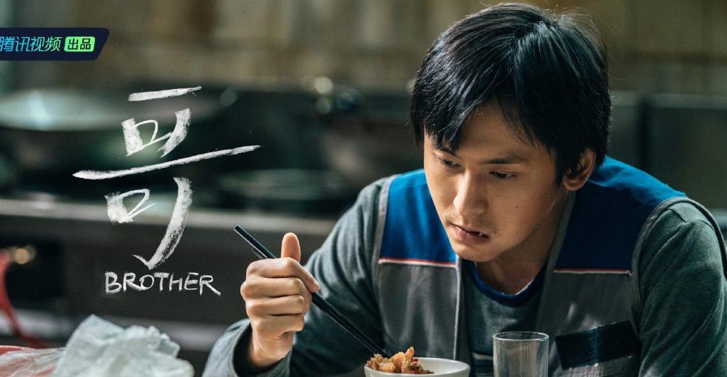 何洁|赵薇签约张哲瀚的原因终于藏不住了，原来是因为这个，眼光真毒辣