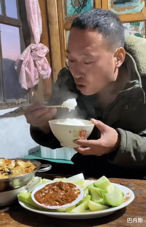 华为|38个作品涨粉520万，受人民网表扬的张同学，爆火的4个原因