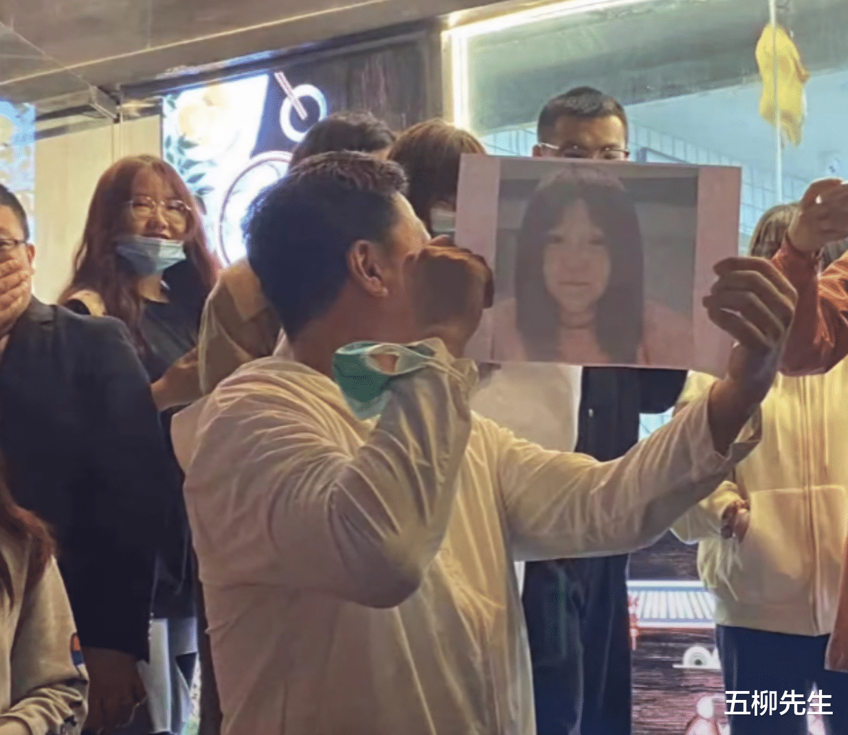 南京|郭老师空降南京致交通瘫痪，态度谦和接地气，网友：真顶流无疑