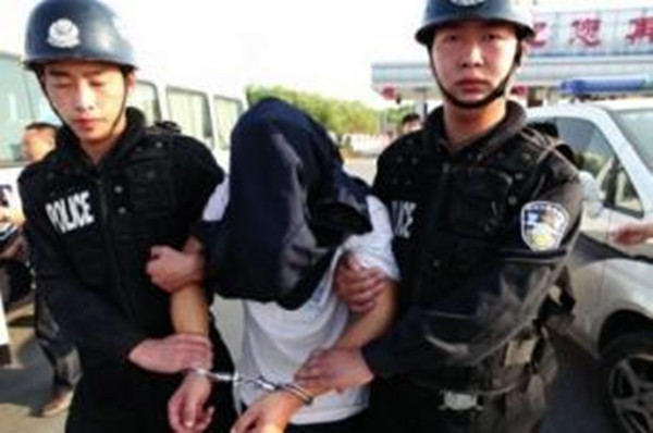 一场畸恋引发血案,男子爱上妻嫂杀其全家,令姐姐被捕仍不愿自首