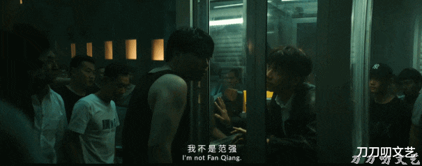 李现|想不到,李现成了今年电视圈第一个吃螃蟹的人,这把“赌”对了