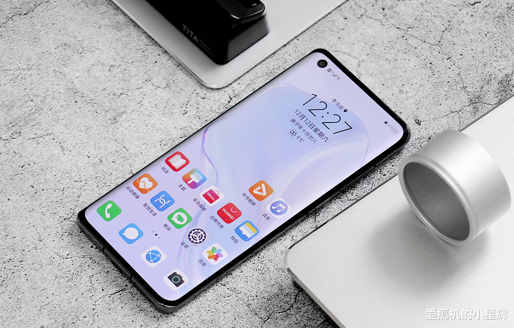 小米科技|华为Mate40E 5G版“有货”了,128GB定价亲民,网友却开始纠结了