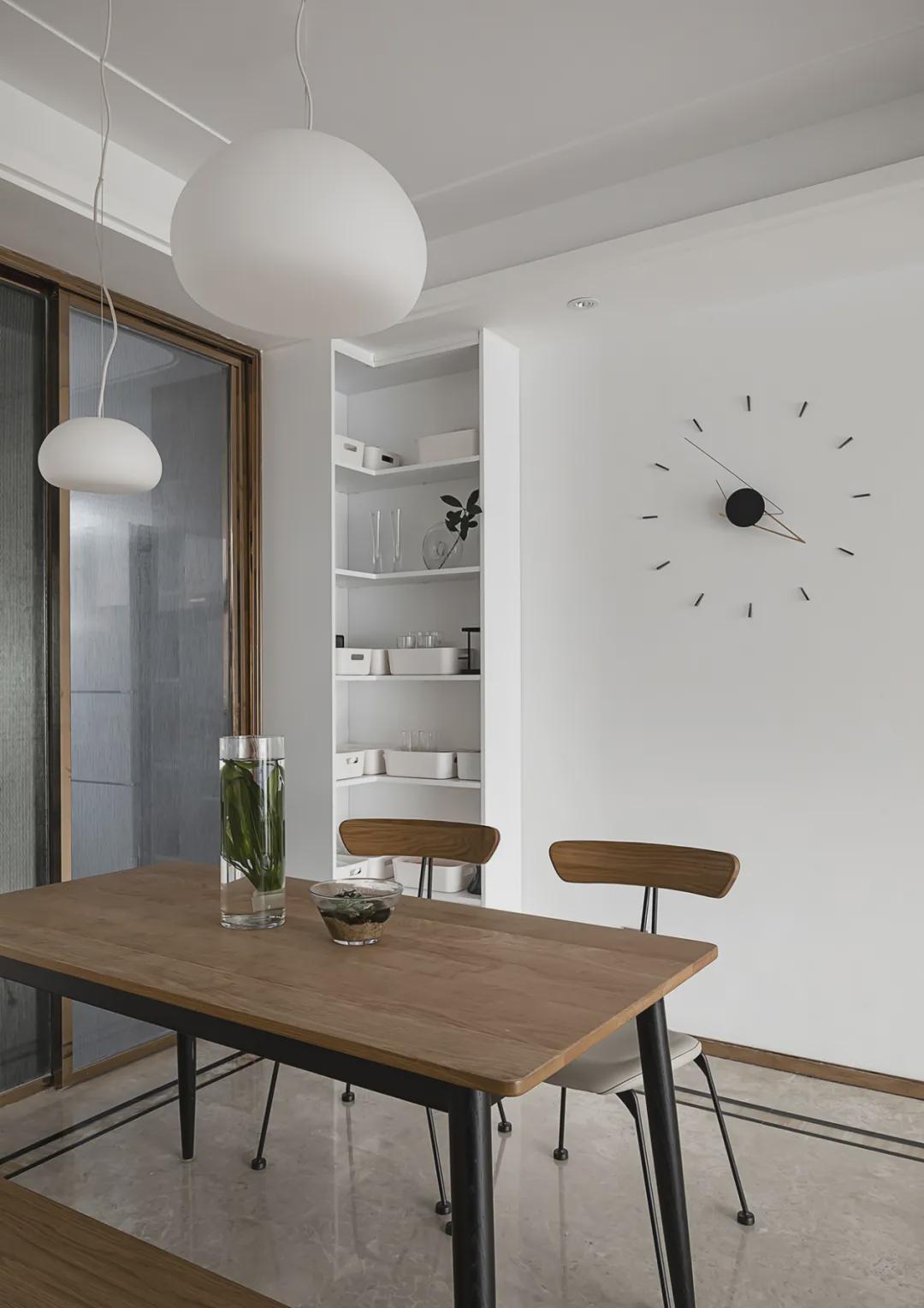 10年老房大逆袭:纯粹又有烟火气,这个暖白极简小屋太爱了!