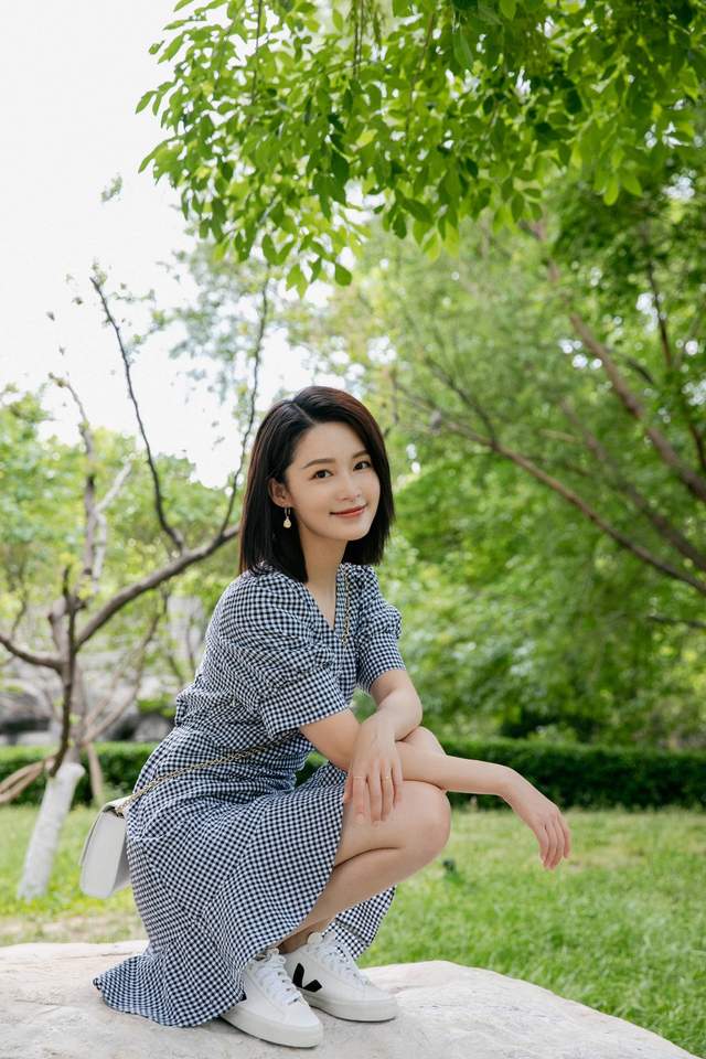 李沁|出道即巅峰，杨幂给作配，被韩媒称中国妖精，网友：颜值演技并存