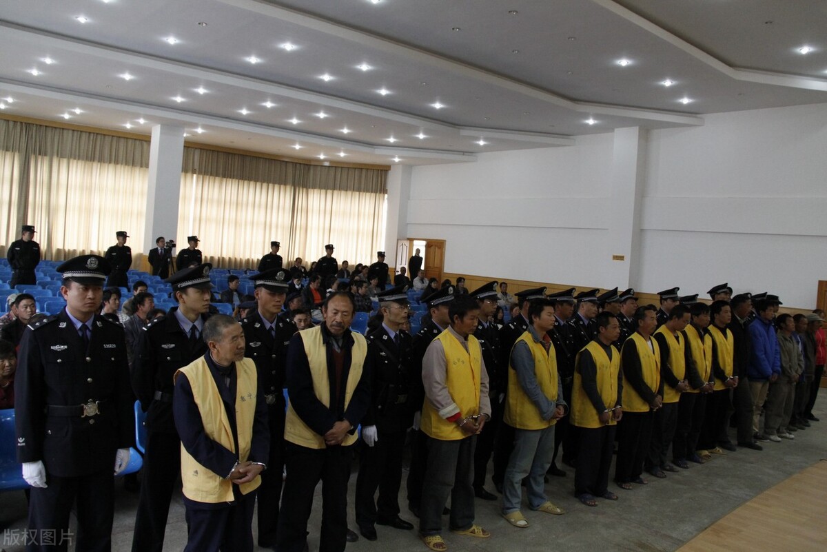 信用卡 家人在医院去世，在医院闹事，违法吗？