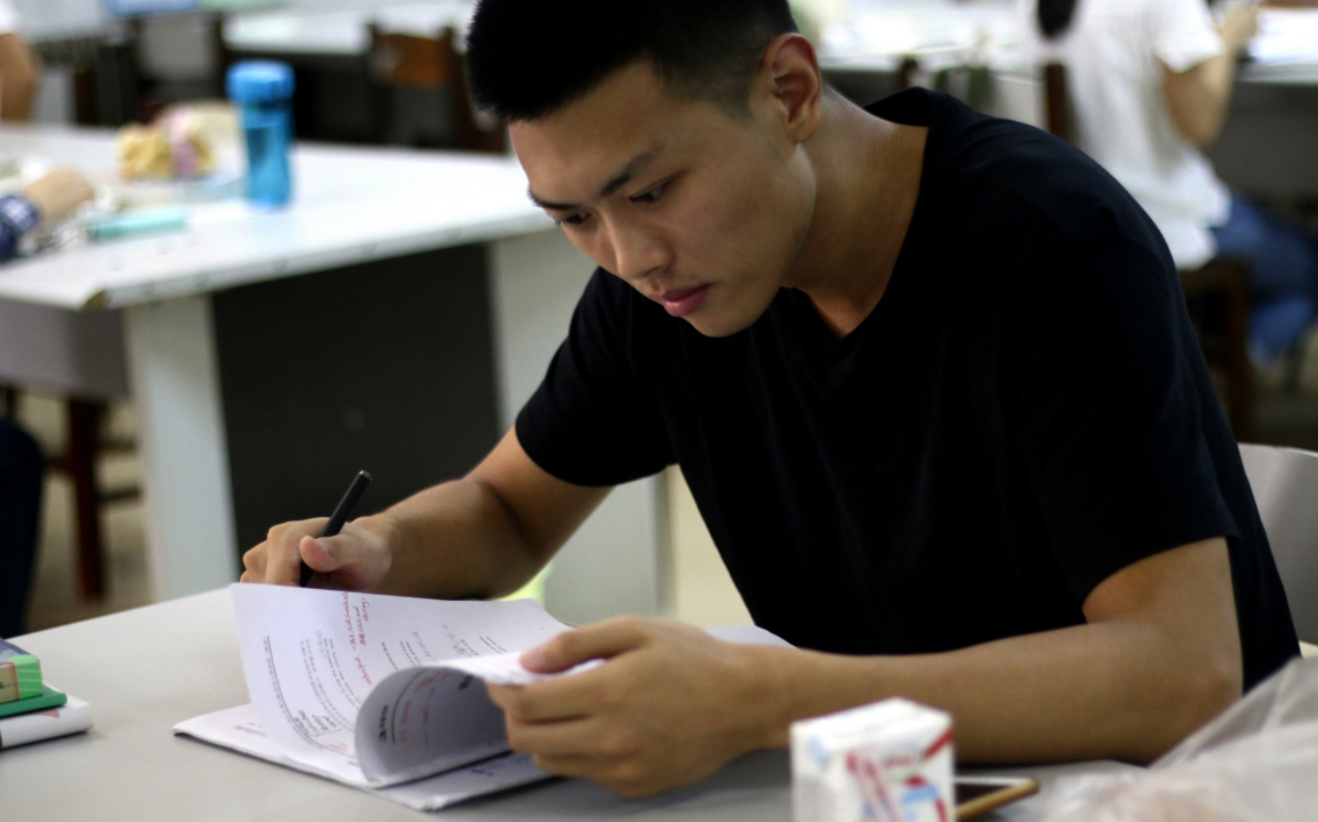 穿衣搭配|460分放弃本科读专科,考生含泪自述,原因使人深思