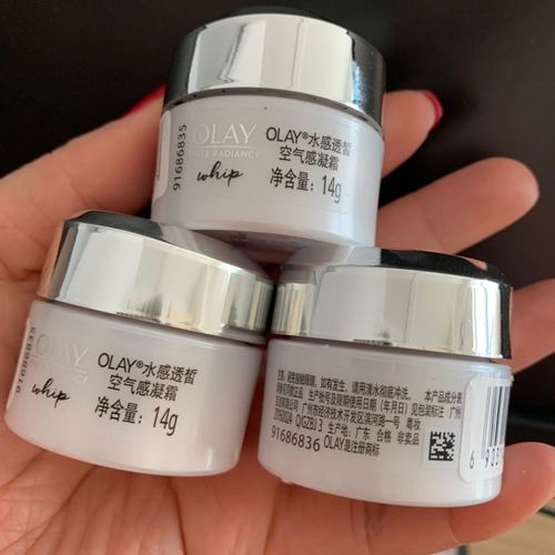 面霜推荐:这些美白补水面霜,让皮肤看起来光滑、健康和水份均匀