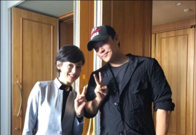 长脖子爸比说|唐探3主演铃木保奈美宣布结束23年婚姻，被曝受不了丈夫严格管控