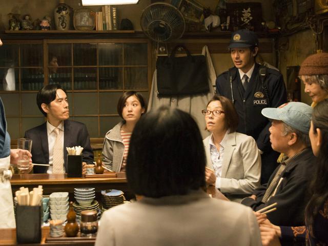 东莞|饭局里，地位再低，也不要抢着“端茶倒水”，只会闹笑话