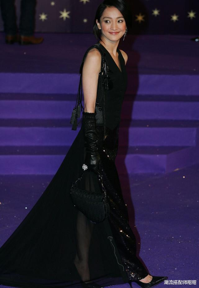 周迅|别看周迅个子不高，但腿真挺长的，薄纱还透着肉，感觉挺惹眼