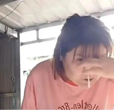 电影解忧酱 网红主播不雅视频流出，网友炸了：变态“性”行为，辣眼睛！