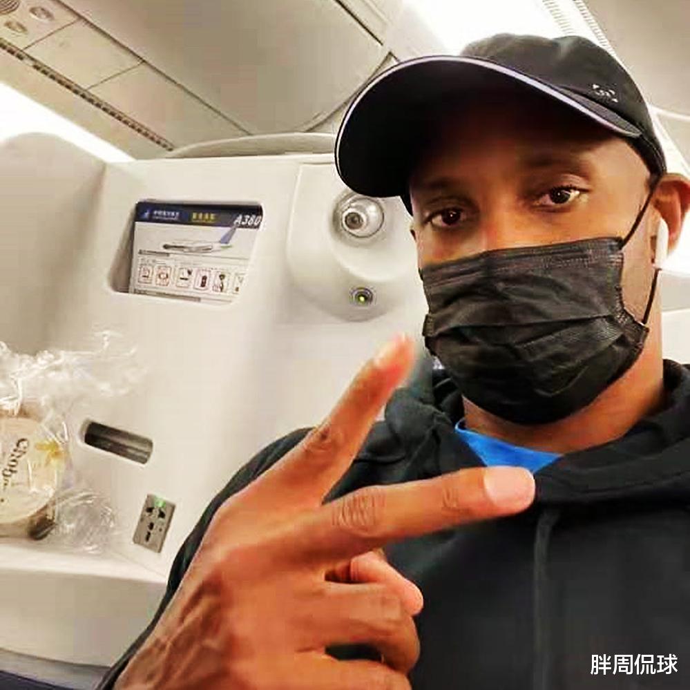 辽宁男篮|弗格抵达沈阳签约辽篮，大外援泰勒不见踪影，遭朱芳雨截胡？