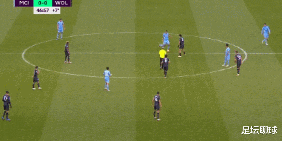 英超|1-0，争议点球！英超卫冕冠军狂飙，6连胜+坐稳第1，对手输球输人