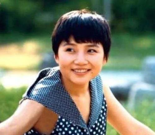 |31岁爆红,3年后出家,消失25年“青藏高原”李娜如今怎样了