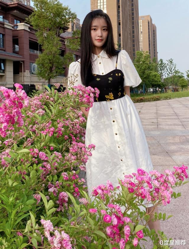 林青霞|林青霞“女儿”长大太绝了！高颜值找不到区别，精湛演技不输杨紫