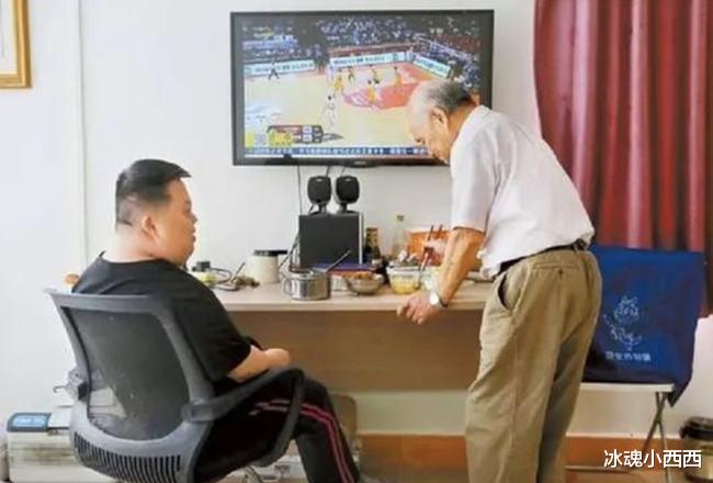 袁泉|“天才指挥家”舟舟:爆红背后是一场资本骗局